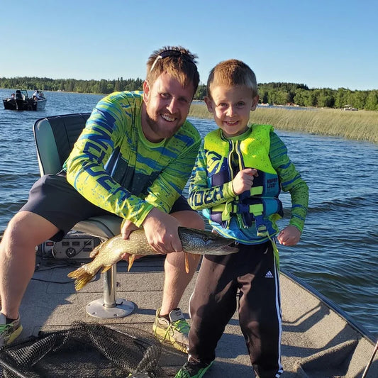 Helios fishing apparel - Carp Fishing Shirts: UV Protection for Long Stalks and Surface Feeding